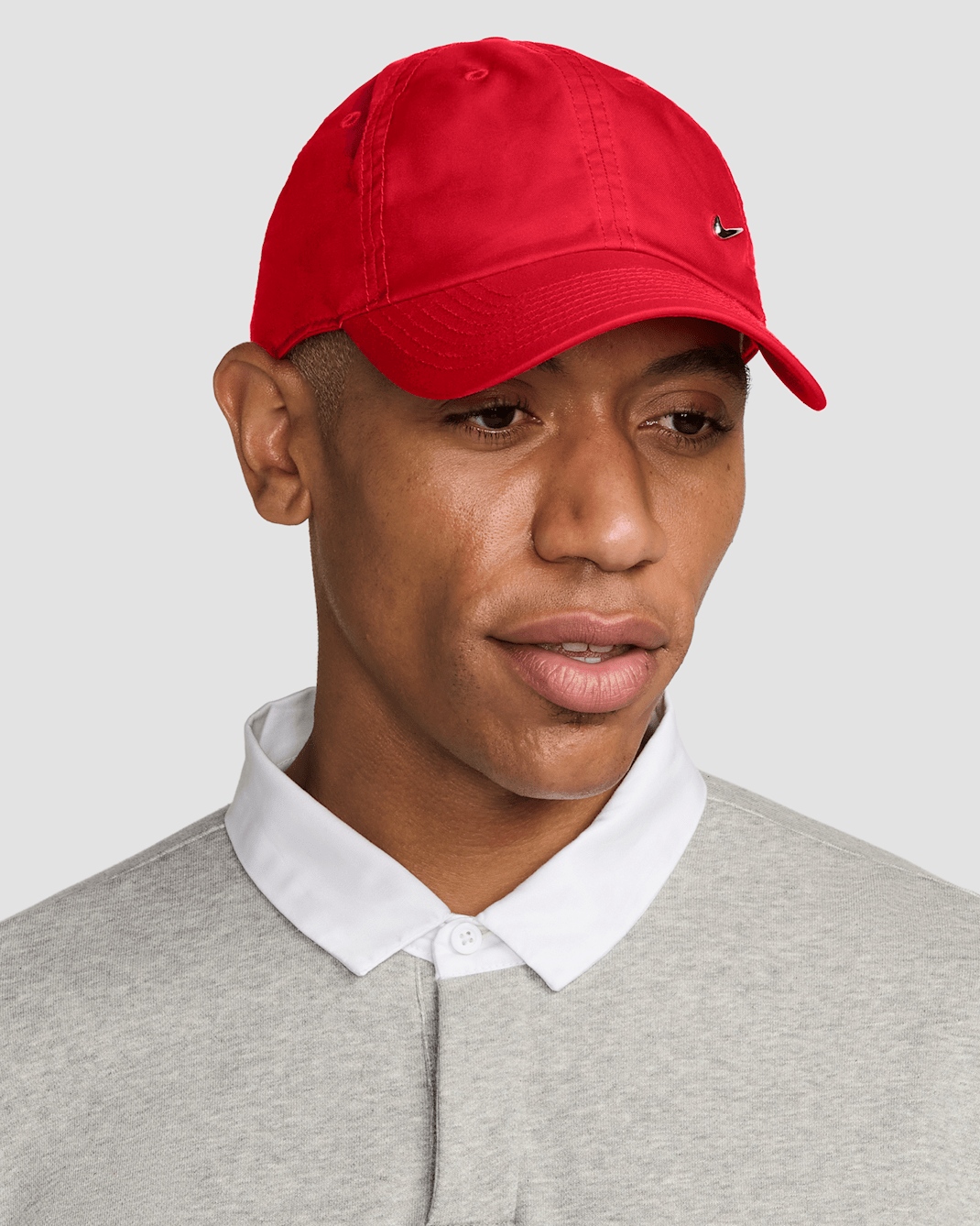 Nike Dri-FIT Club Unstructured Metal Swoosh Cap - University Red/Metallic Silver