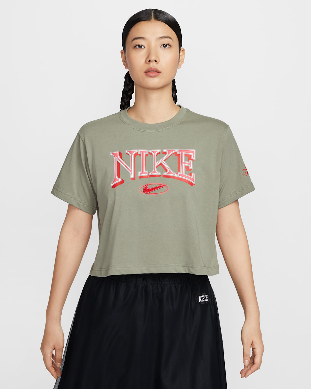 เสื้อยืดเอวลอยแขนสั้นผู้หญิงทรงหลวม Nike Sportswear - Light Army