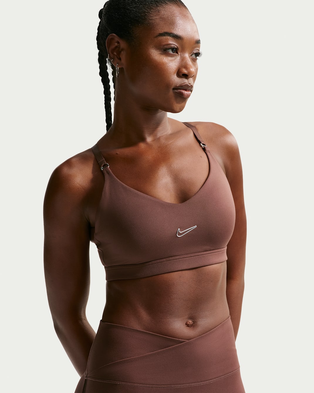 Brassière de sport rembourrée réglable à maintien léger Nike Indy pour femme - Light Chocolate