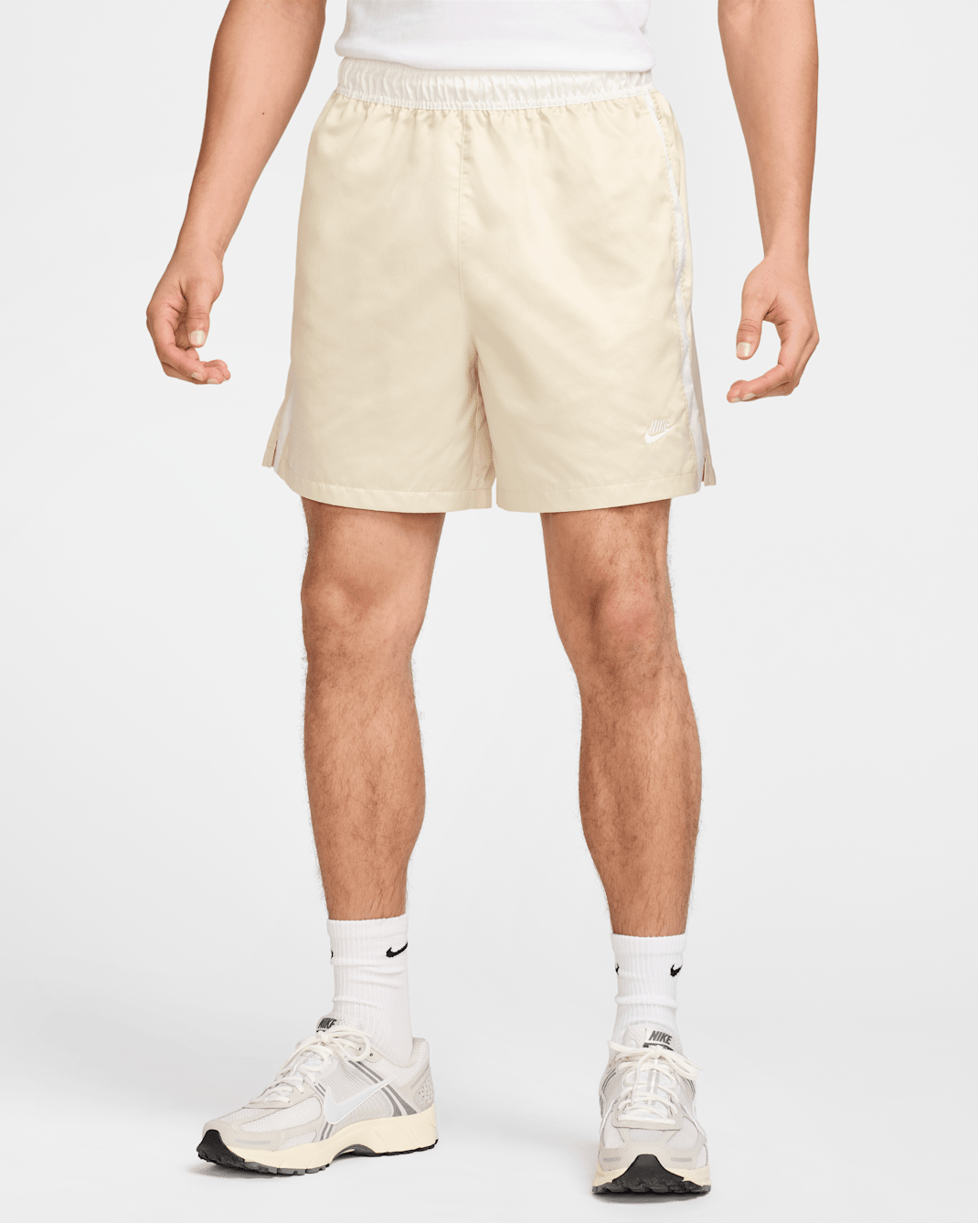 Nike Sportswear Club Men's Flow Football Shorts - Light Khaki/Sail/Sail