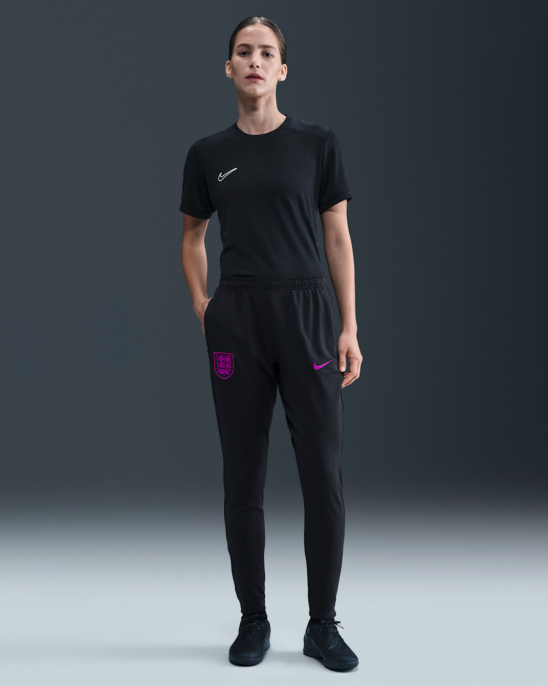 İngiltere Strike Nike Dri-FIT Örgü Kadın Futbol Eşofman Altı - Siyah/Vivid Purple