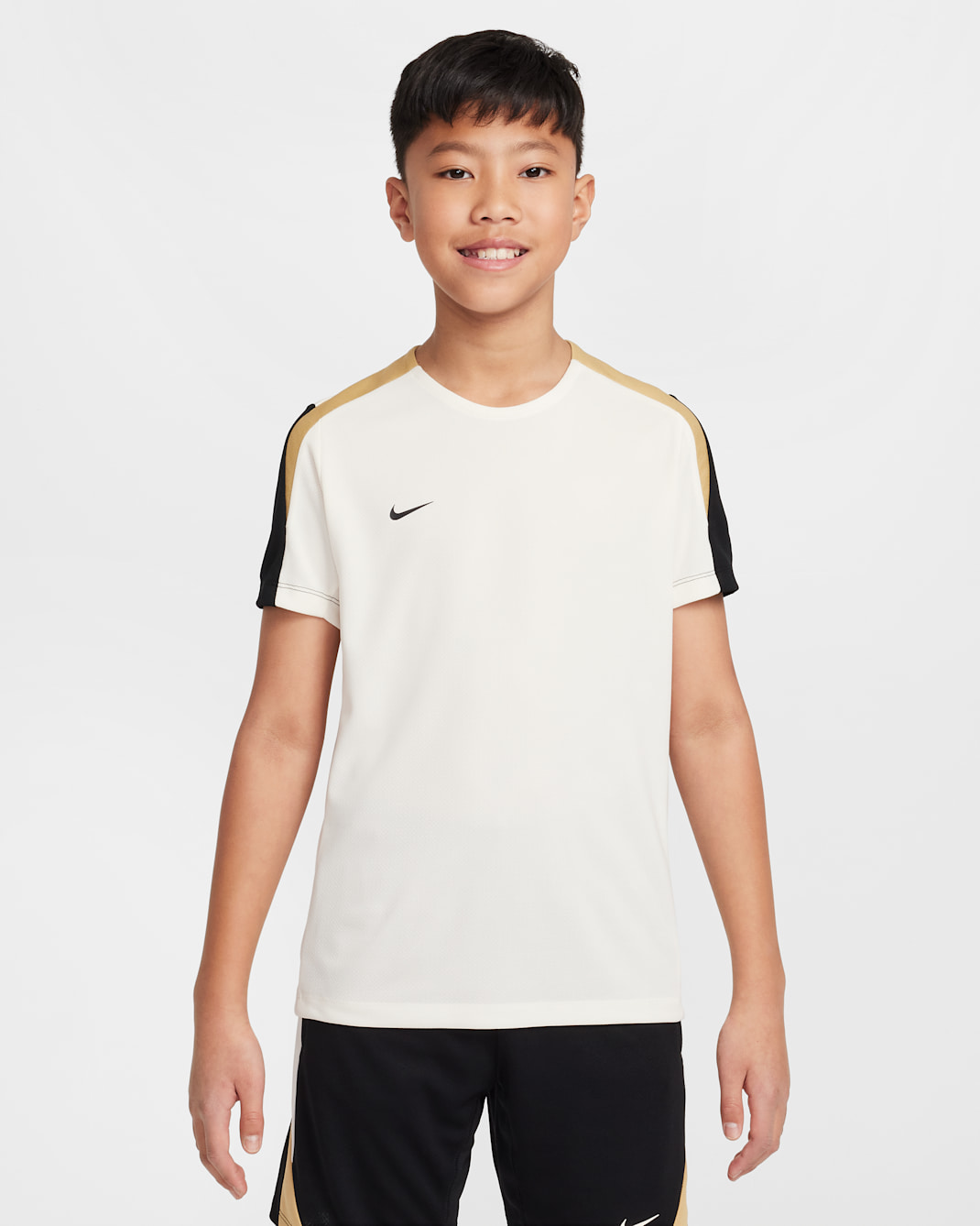 Nike Dri-FIT Strike Kısa Kollu Genç Çocuk Futbol Üstü - Pale Ivory/Siyah/Jersey Gold/Siyah