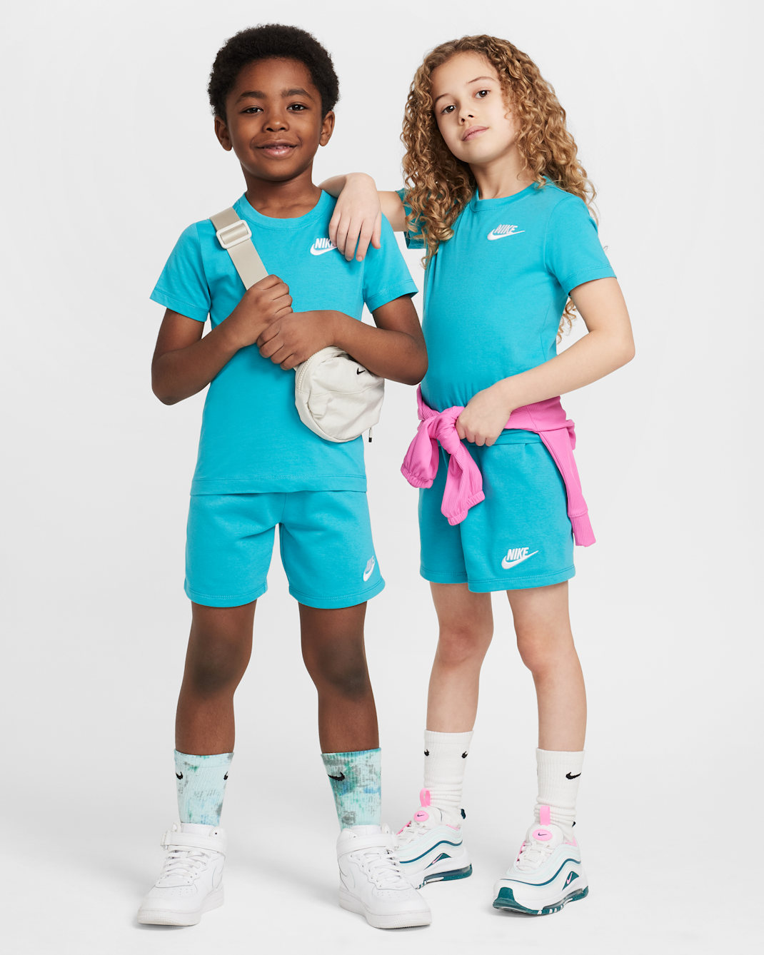 Conjunto de dos piezas con shorts de tejido Knit para niños talla pequeña Nike - Cactus empolvado