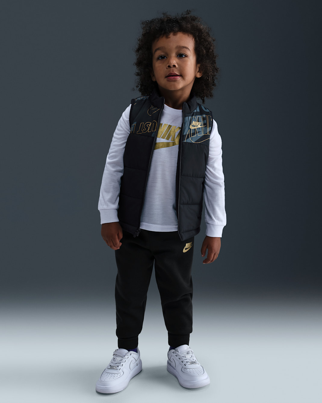 ナイキ スポーツウェア ベビー ロングスリーブ Tシャツ ベスト アンド パンツ セット - ブラック/ホワイト