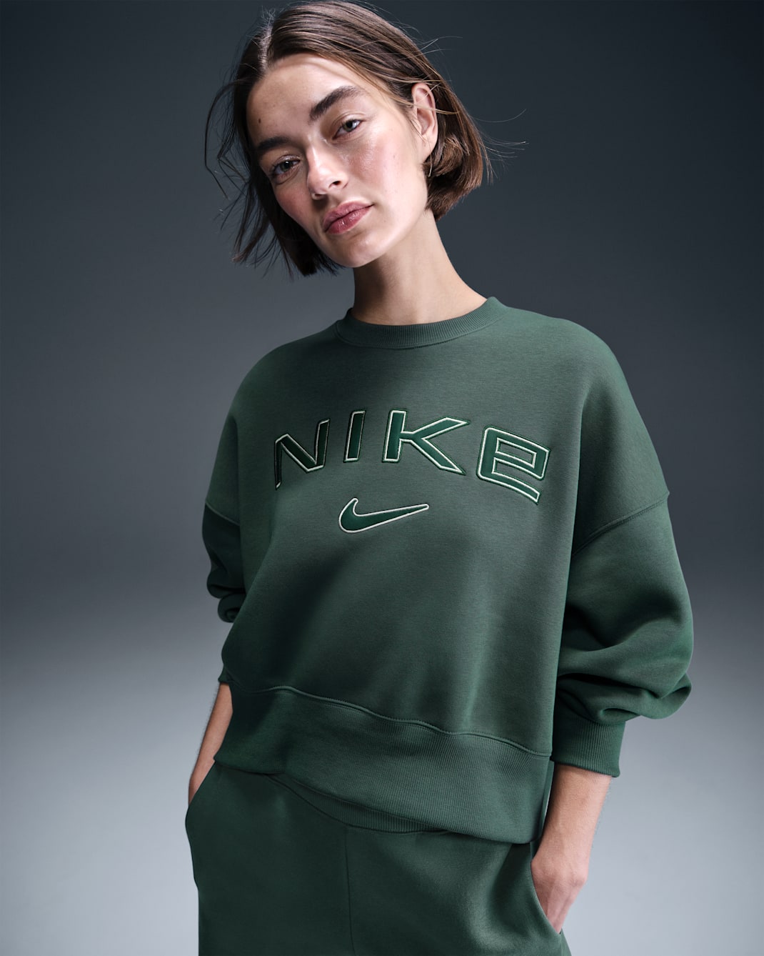 Nike Sportswear Phoenix Fleece Women's Over-Oversized Crew-Neck Logo Sweatshirt - Vintage Green/Jade Horizon/Pro Green