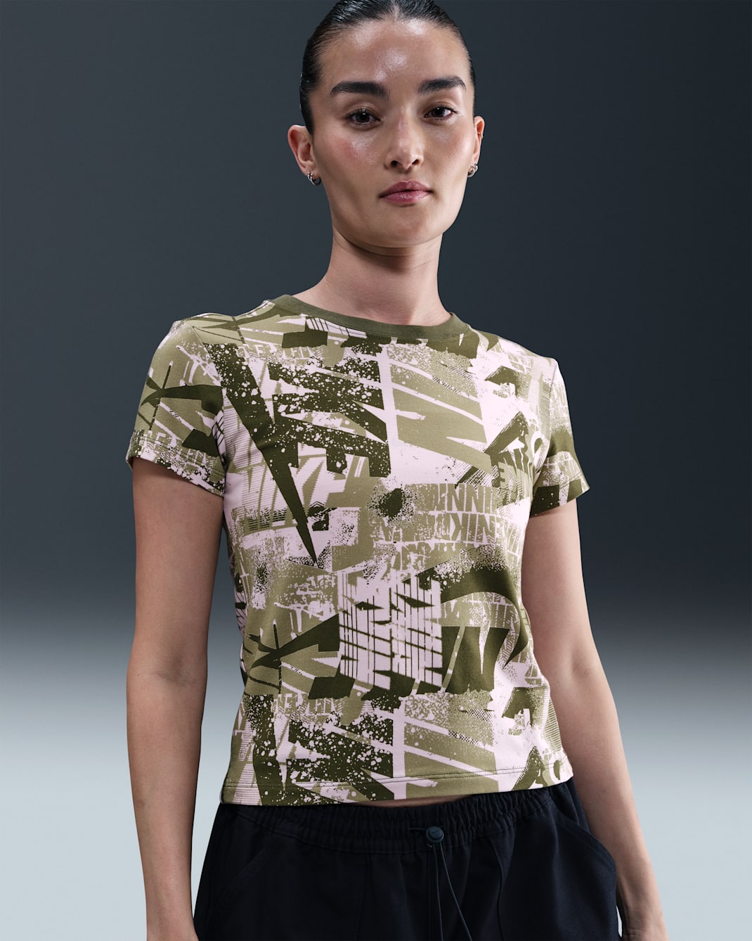 Playera slim para mujer Nike Sportswear - Oliva medio