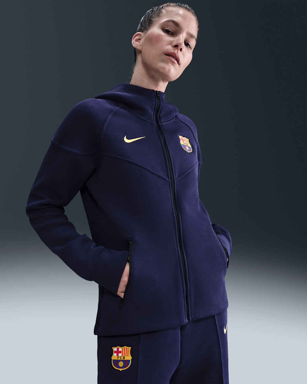F.C. Barcelona Tech Windrunner Women's Nike Football Fleece Full-Zip Hoodie - Imperial Purple/Midwest Gold
