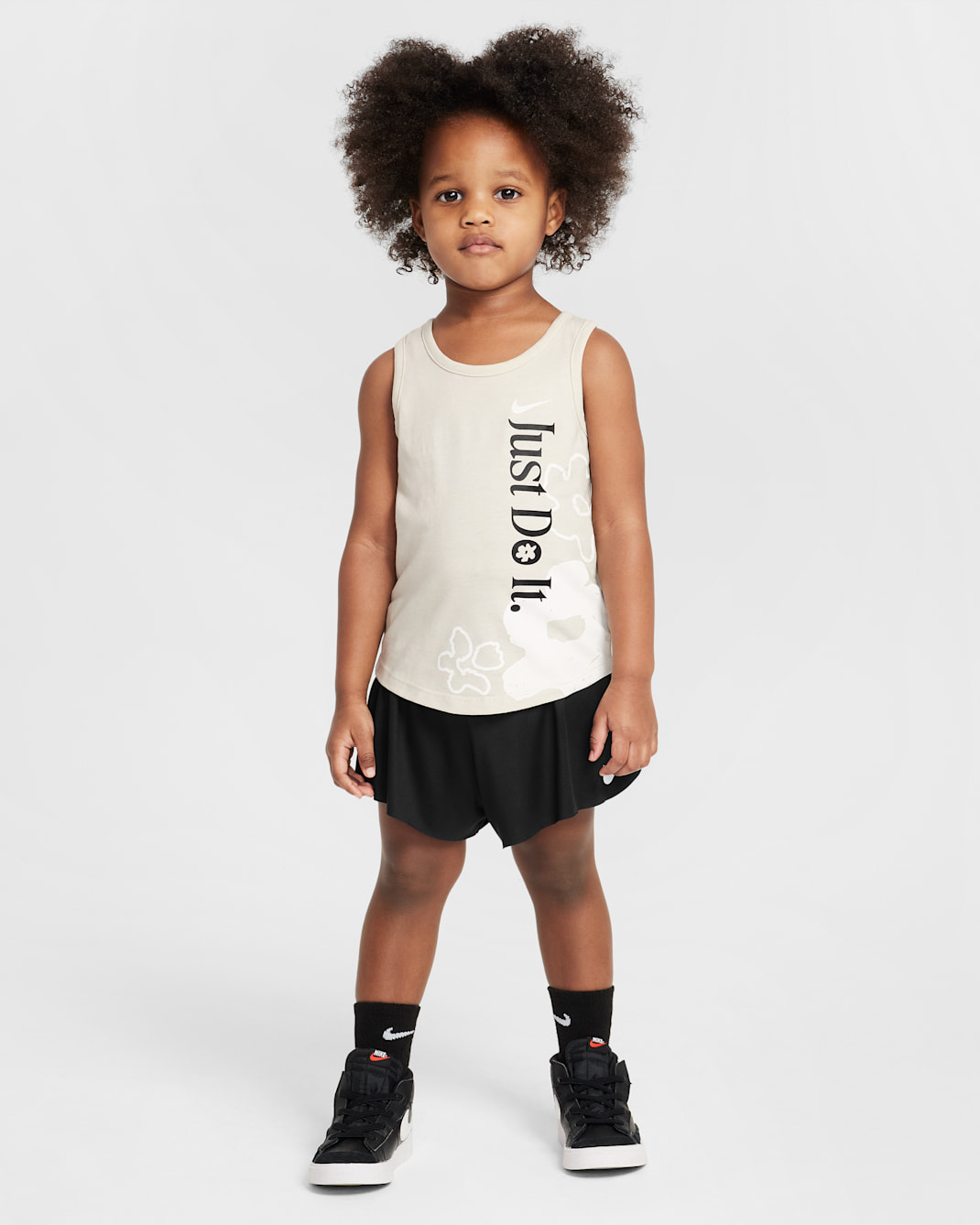 Conjunto de 2 piezas de camiseta de tirantes y shorts de malla Wild Flower infantil Nike Dri-FIT - Negro
