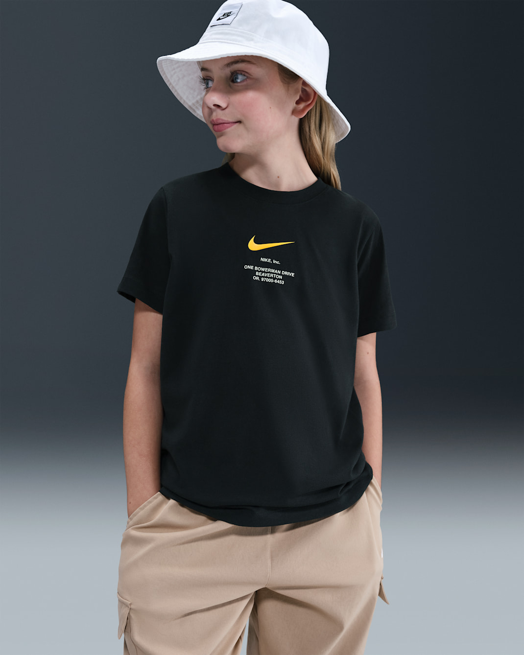 Nike Sportswear Older Kids' (Boys') T-Shirt - Black/University Gold