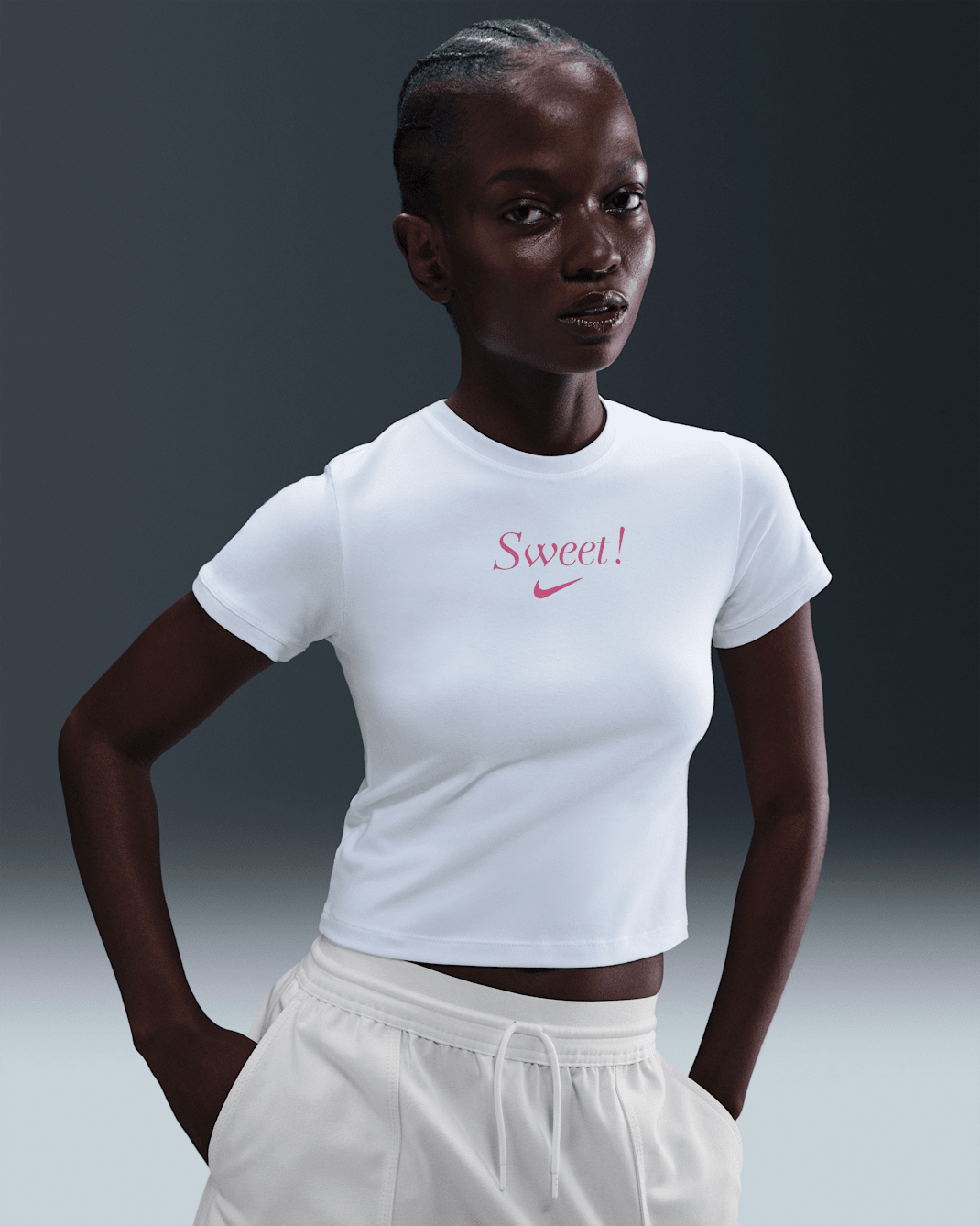 Nike Sportswear Kadın Tişörtü - Beyaz/Pinksicle