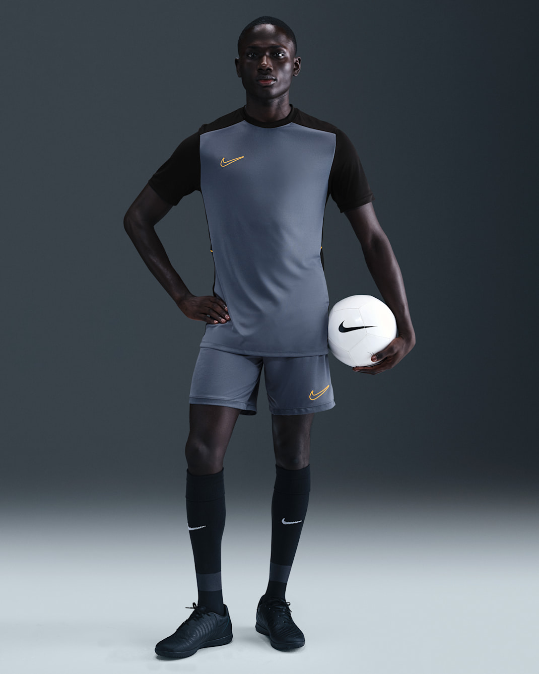 Nike Academy Men's Dri-FIT Football Shorts - Diffused Blue/Black/University Gold