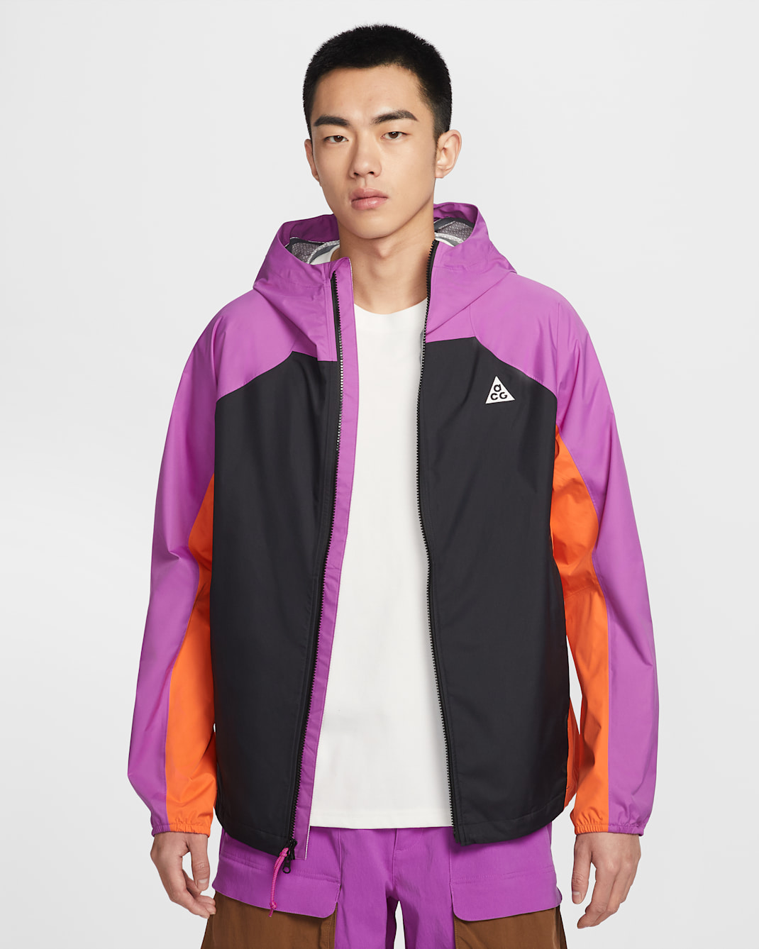 나이키 ACG '판타즈마' 남성 스톰 핏 ADV 재킷 - 비비드 퍼플/블랙/세이프티 오렌지/서밋 화이트