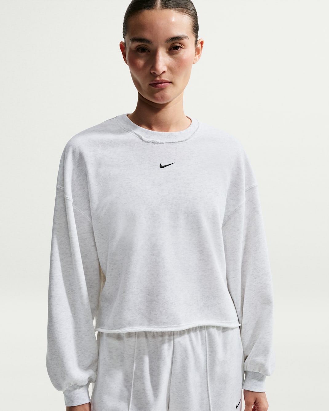 나이키 스포츠웨어 칠 테리 여성 오버사이즈 프렌치 테리 크루넥 스웻셔츠 - 버치 헤더/블랙