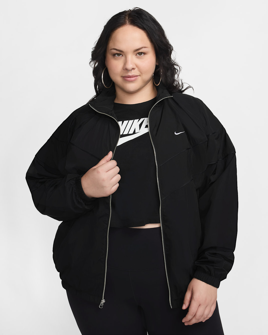 Nike Windrunner Women's Loose UV Woven Full-Zip Jacket (Plus Size) - Black/White