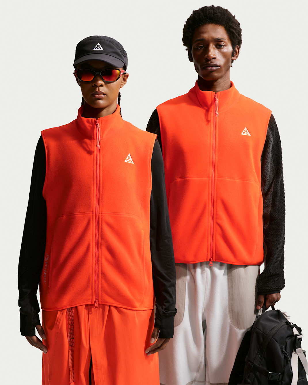 Nike ACG "Wolf Tree" Weste mit durchgehendem Reißverschluss - Safety Orange/Safety Orange/Photon Dust/Summit White