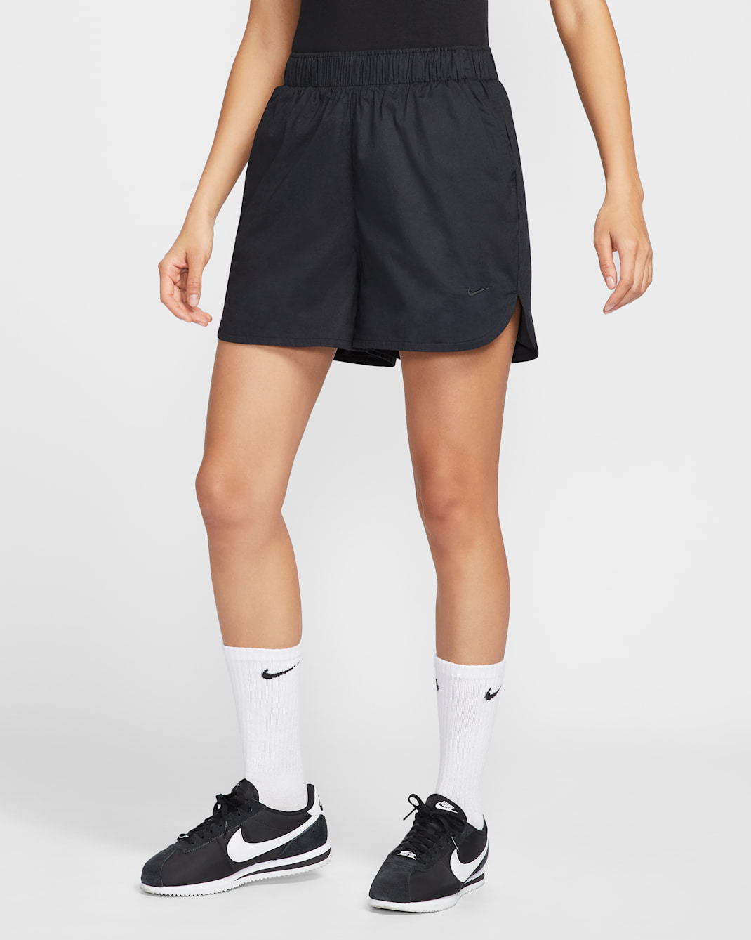 나이키 스포츠웨어 칠 포플린 여성 미드라이즈 5인치 쇼츠 - 블랙/블랙