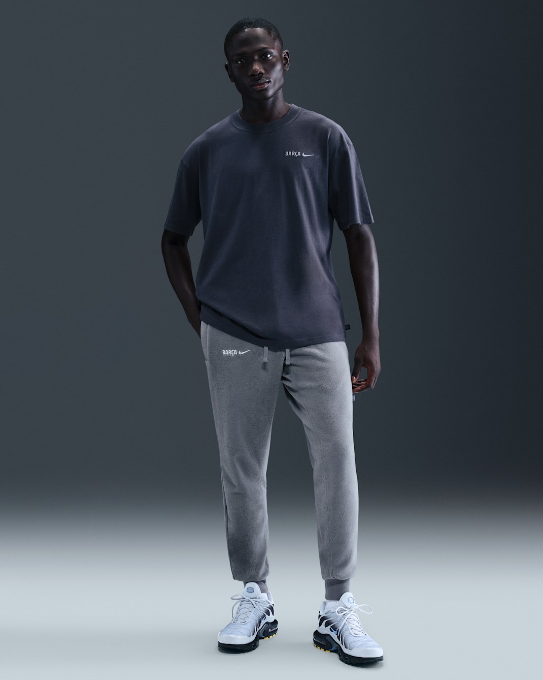 FC 바르셀로나 컬처 오브 풋볼 남성 나이키 써마 핏 윈터라이즈드 축구 팬츠 - 스모크 그레이/라이트 스모크 그레이