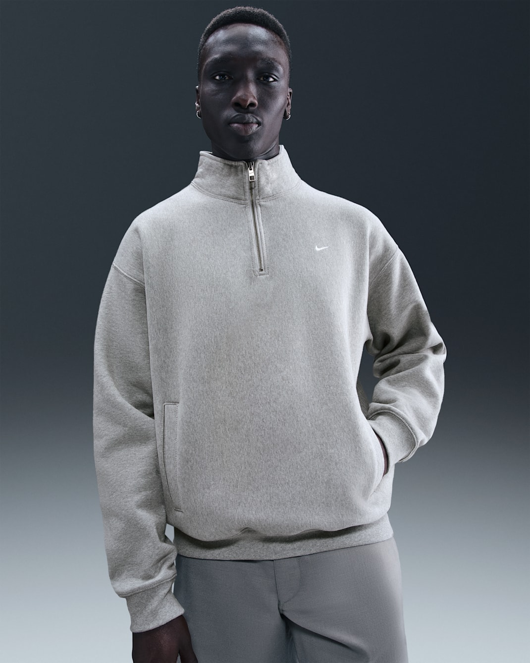 Haut en Fleece à 1/4 de zip Nike Solo Swoosh pour homme - Dark Grey Heather/Dark Grey Heather/Blanc