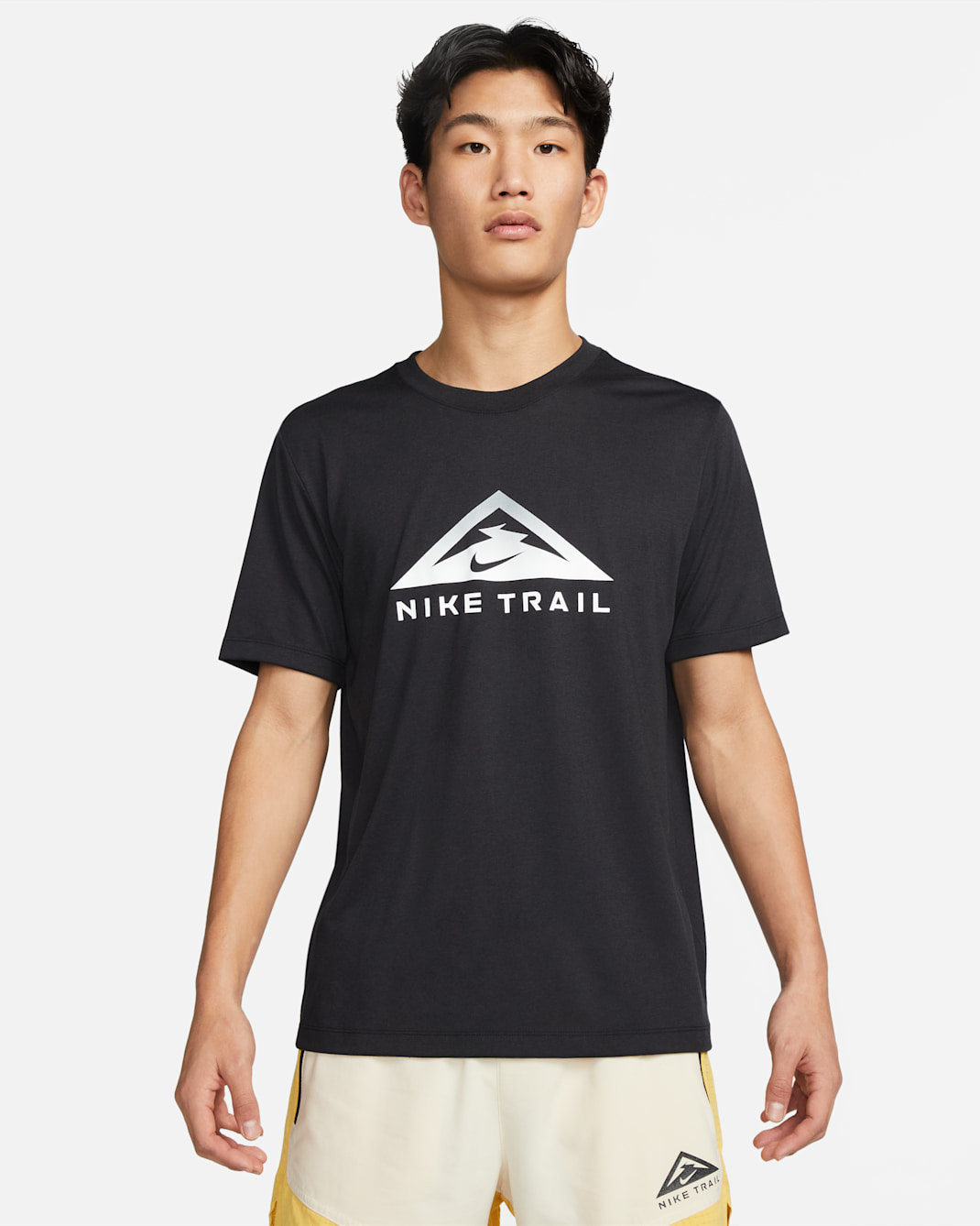 เสื้อยืดวิ่งเทรลแขนสั้น Nike Dri-FIT - ดำ