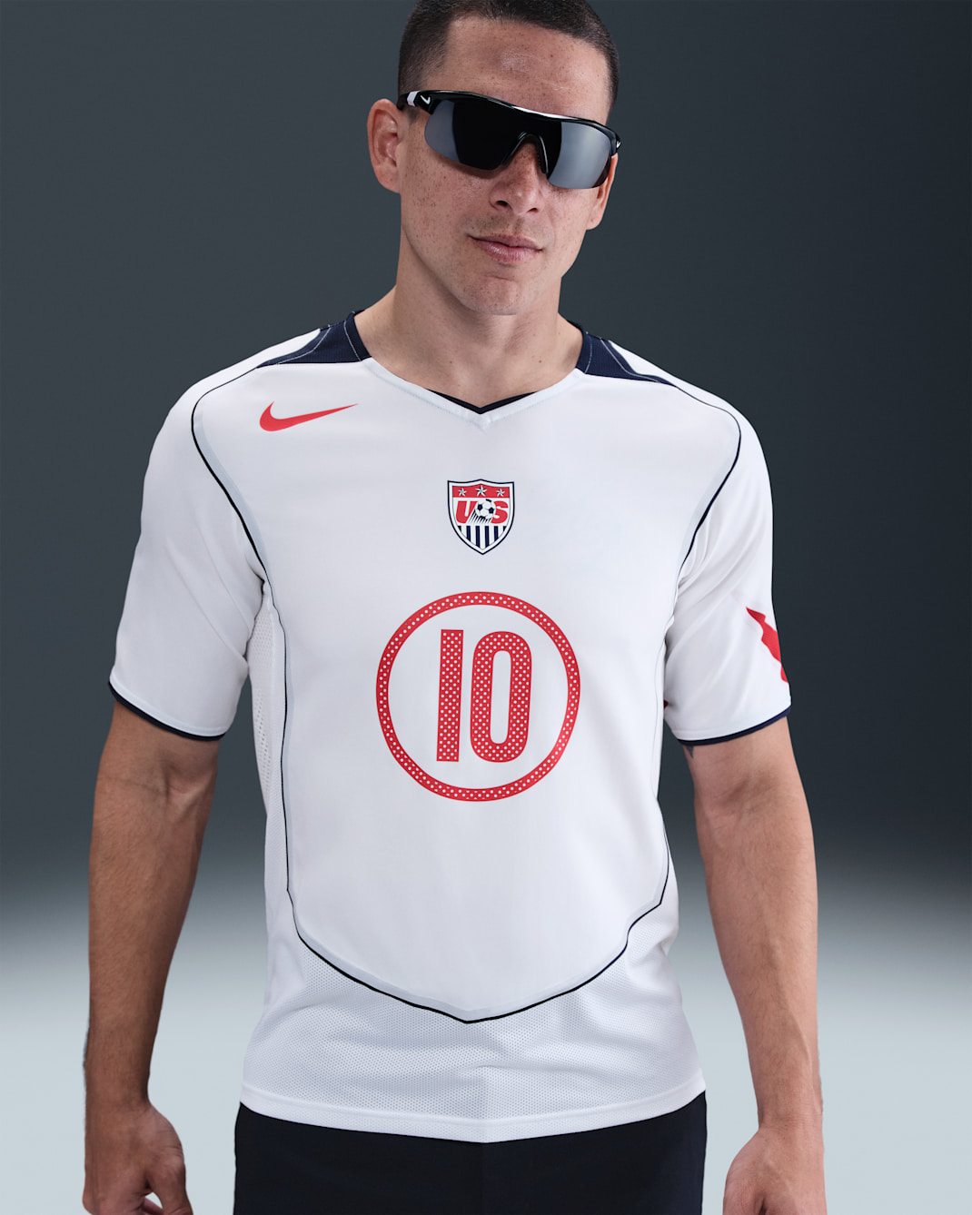 ランドン ドノバン USMNT 2004 トータル 90 リイシュー メンズ ナイキ サッカー レプリカ ユニフォーム - ホワイト/カレッジネイビー/ジムレッド/ユニバーシティレッド