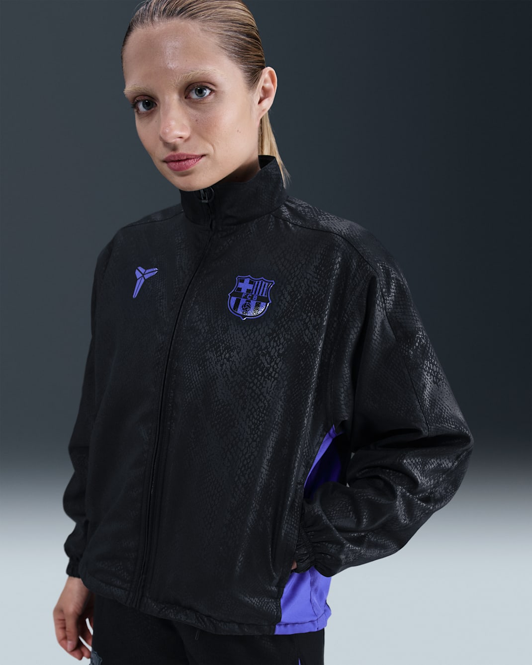 Segunda equipación FC Barcelona Chaqueta deportiva de fútbol con estampado Kobe - Mujer - Negro/Persian Violet/Persian Violet