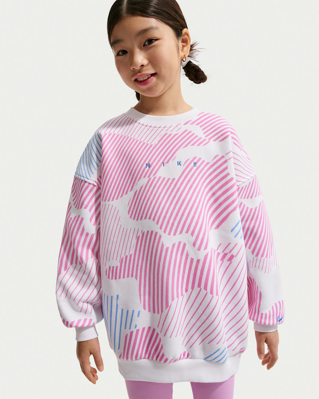 Nike Sportswear Club Fleece Big Kids' (Girls') Boxy Crew-Neck Sweatshirt - White/University Blue