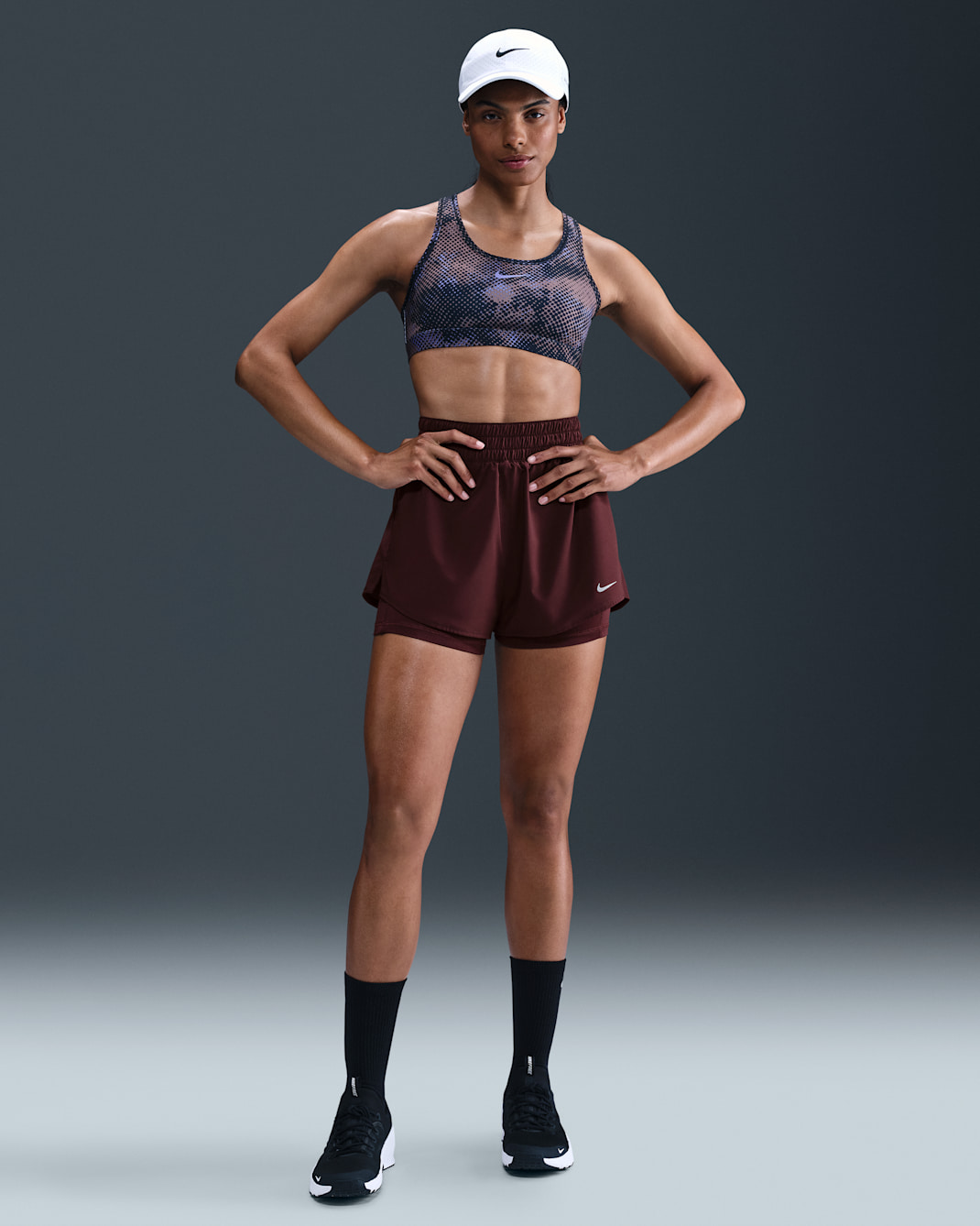 Shorts 2 en 1 Dri-FIT de tiro alto de 8 cm para mujer Nike One - Burdeos enérgico/Blanco