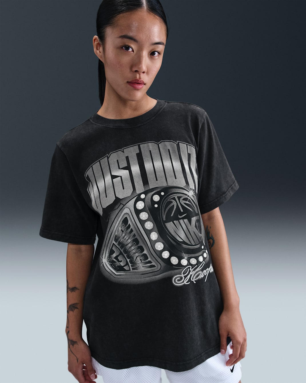 Nike Women's Loose Short-Sleeve Basketball T-Shirt - Black