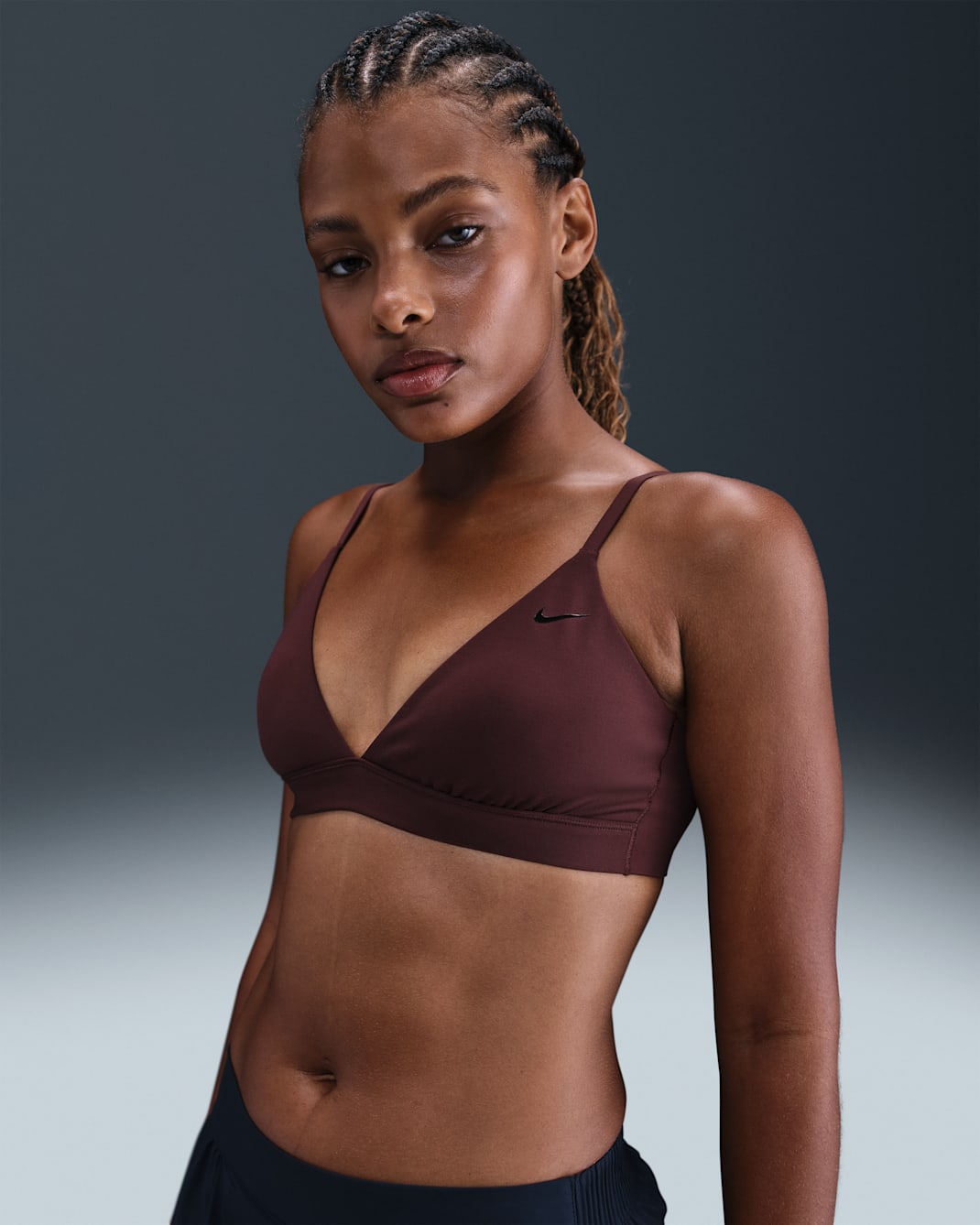 Bra deportivo de triángulo de baja sujeción sin almohadilla para mujer Nike Form - Burdeos enérgico/Burdeos ceniza