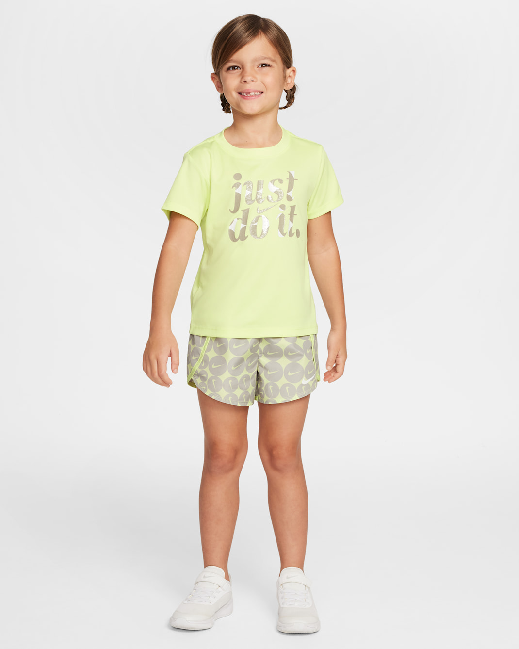 Conjunto de 2 piezas Sprinter estampado para niños talla pequeña Nike Dri-FIT Essentials - Toque de limón