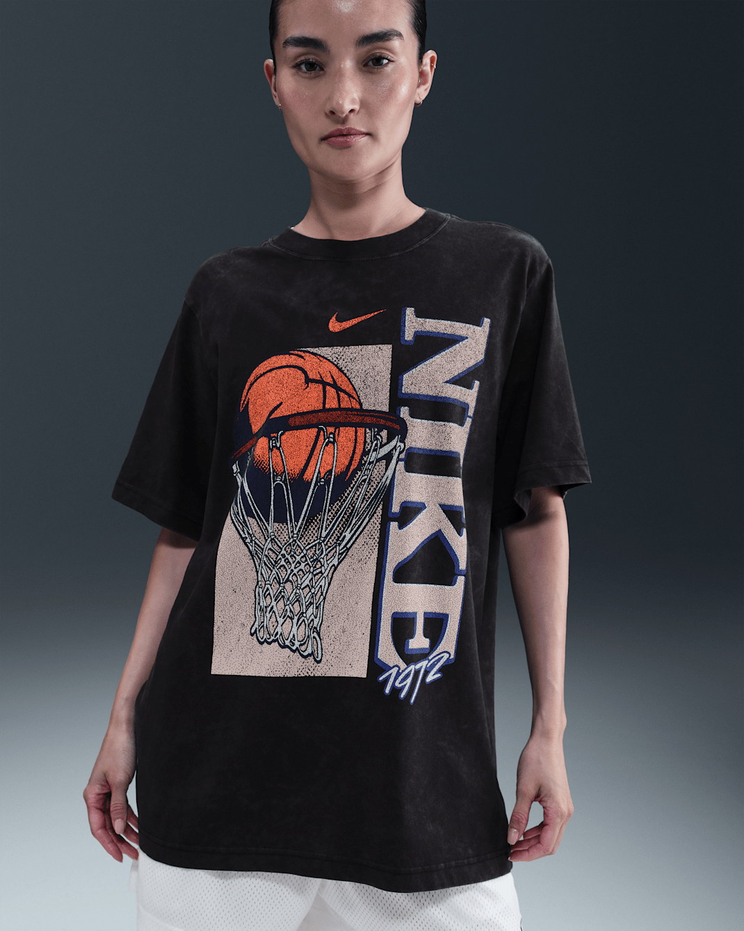 Nike 女款籃球 T 恤 - 黑色