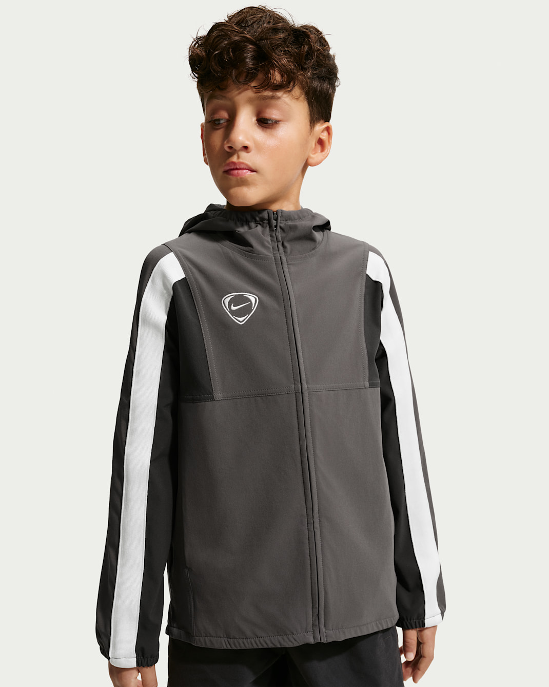 Kurtka piłkarska z tkaniny dla dużych dzieci Nike Energy Repel - Medium Ash/Off Noir/Summit White/Summit White