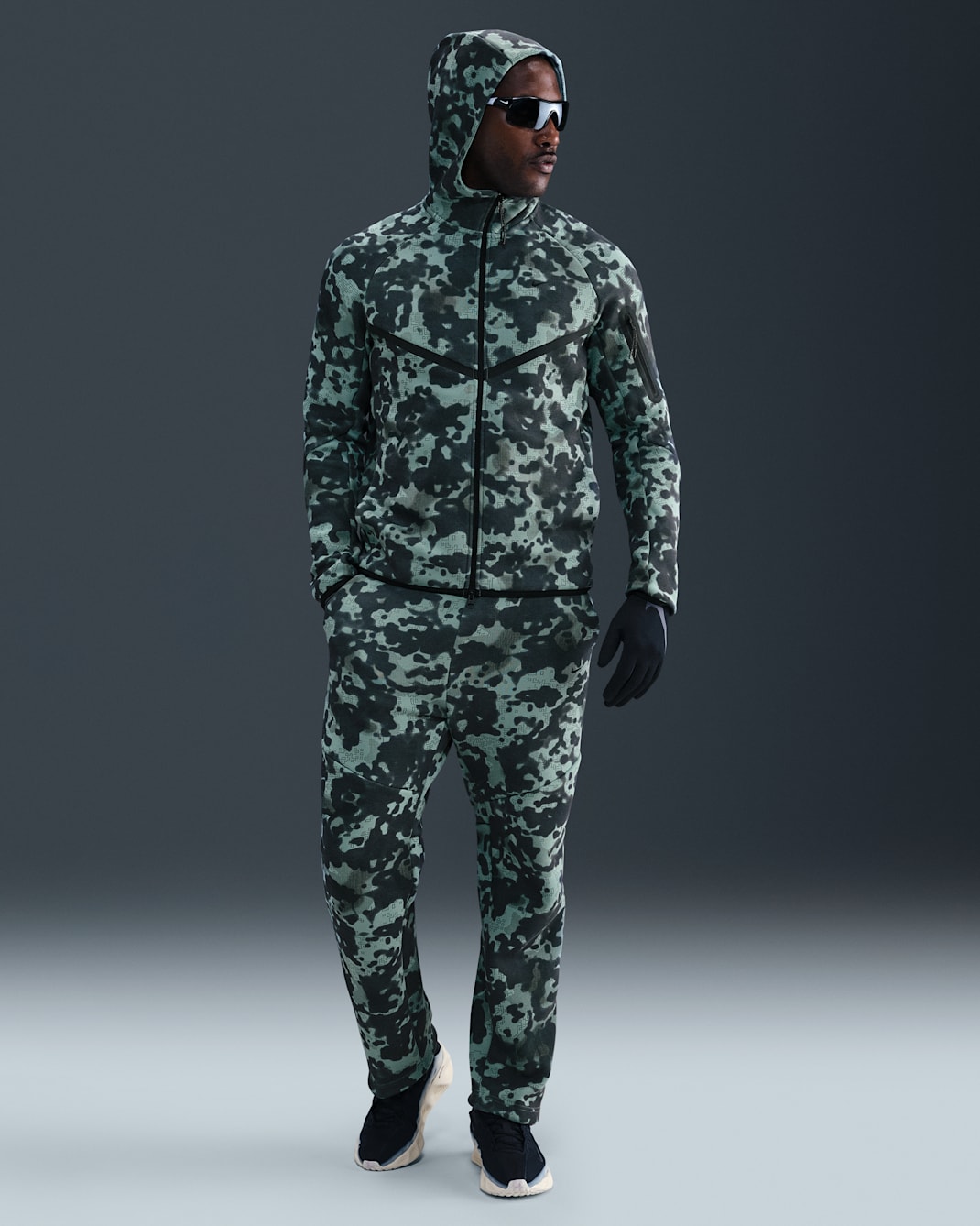 Nike Tech Men's Open-Hem Fleece Camo Trousers - Cannon/Black