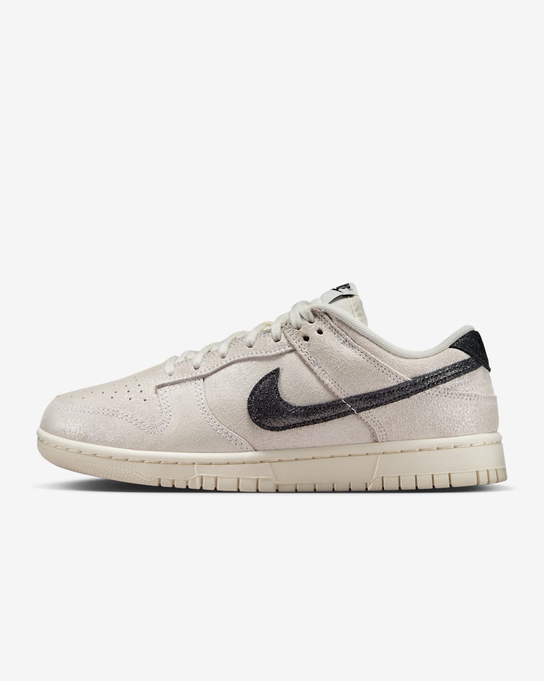 Nike Dunk Low SE Women's Shoes - White/Team Red/Black