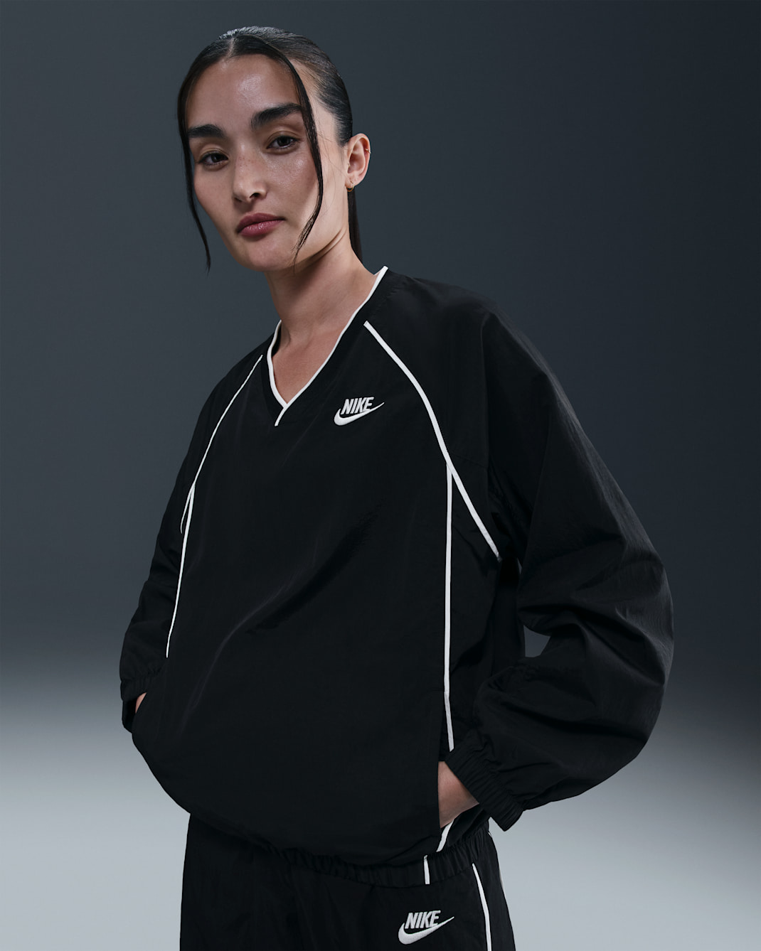 Nike Sportswear Windrunner Women's Sweatshirt Top - Black/Sail
