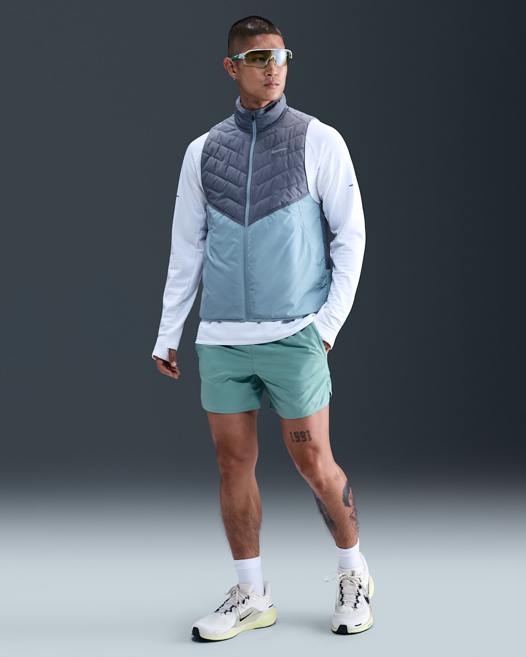 ナイキ Dri-FIT ストライド メンズ 13cm ランニングショートパンツ (インナー付き) - キャノン/ブラック