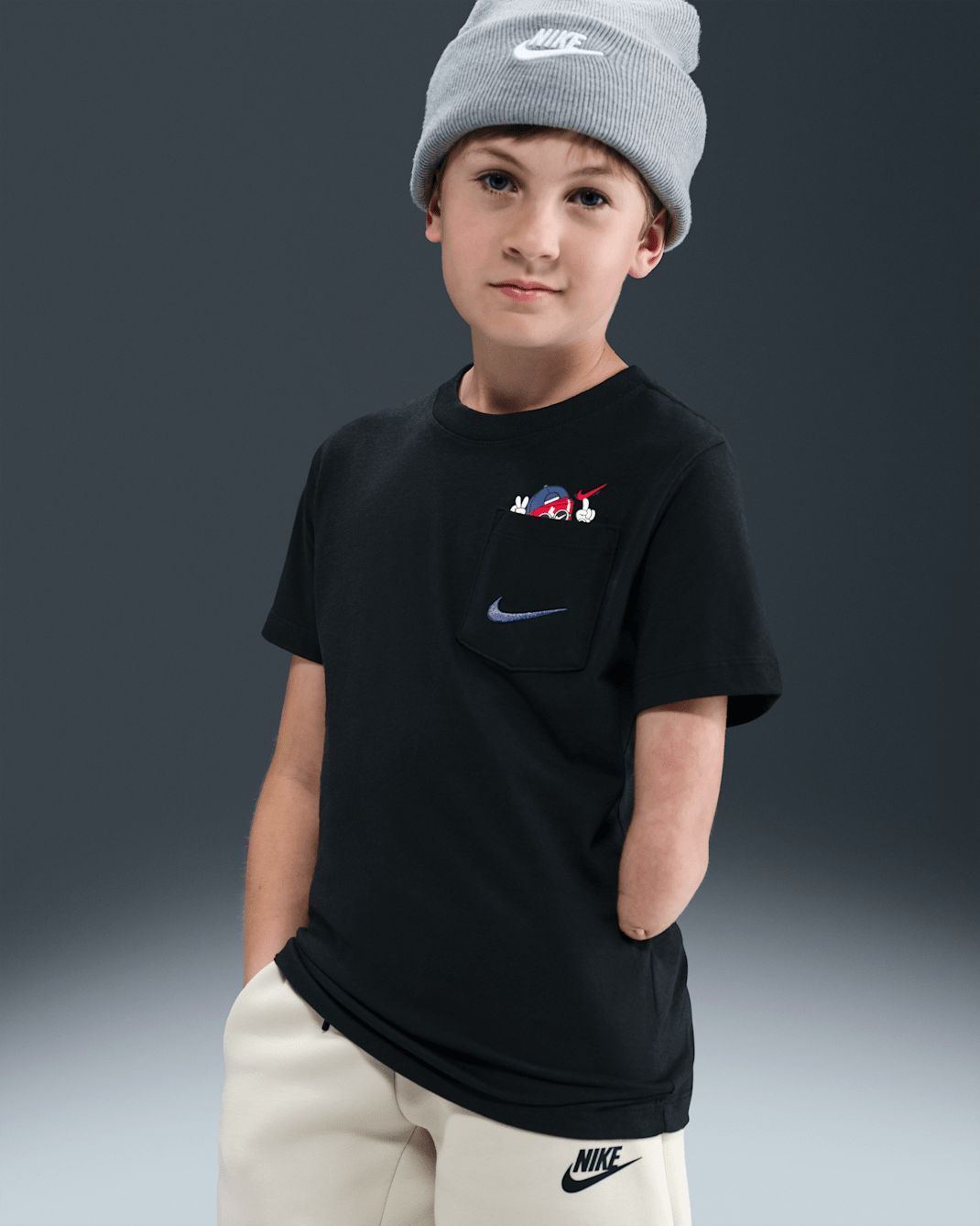 Playera para niños talla grande Nike Sportswear - Negro