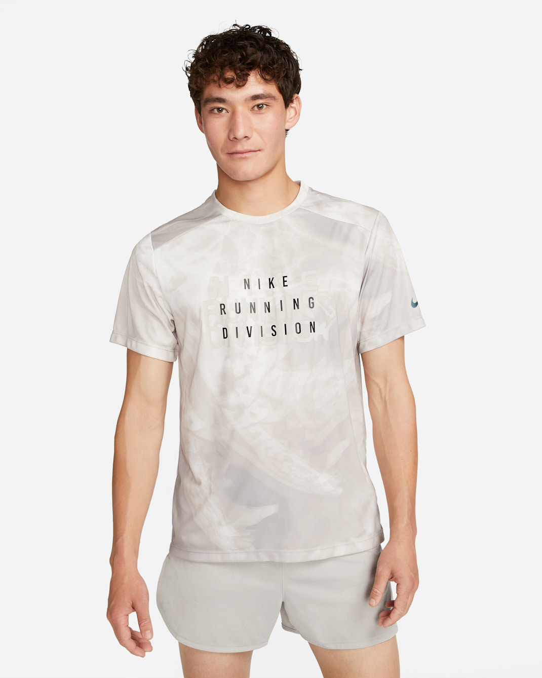 Nike Dri-FIT Run Division Rise 365 Men's Short-Sleeve Running Top - Light Iron Ore