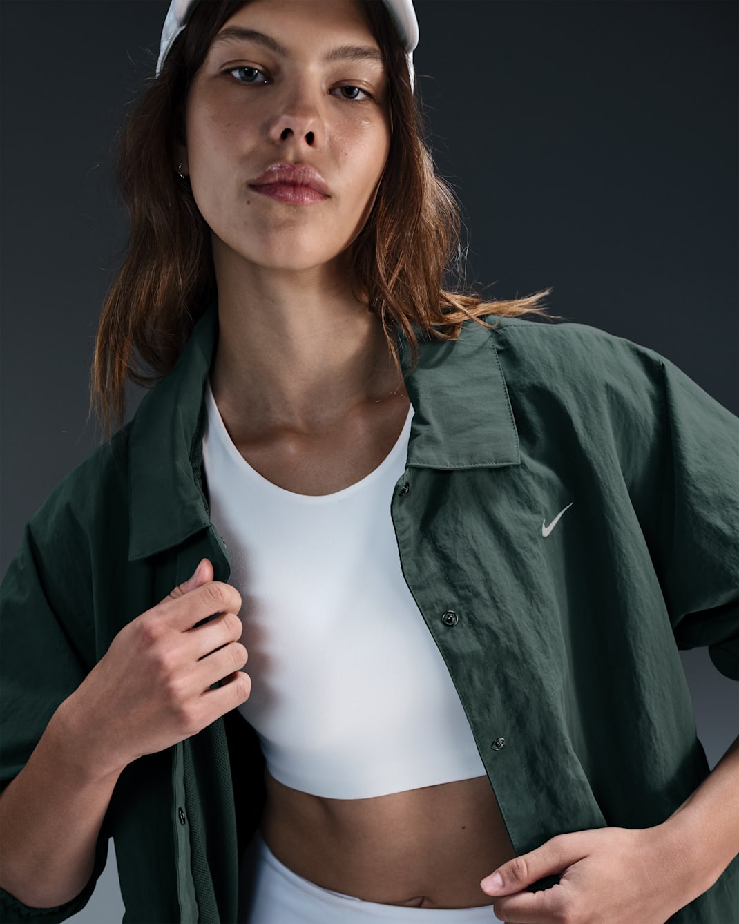 Nike Sportswear Essential Women's Oversized UV Woven Coaches' Jacket - Vintage Green/Sail