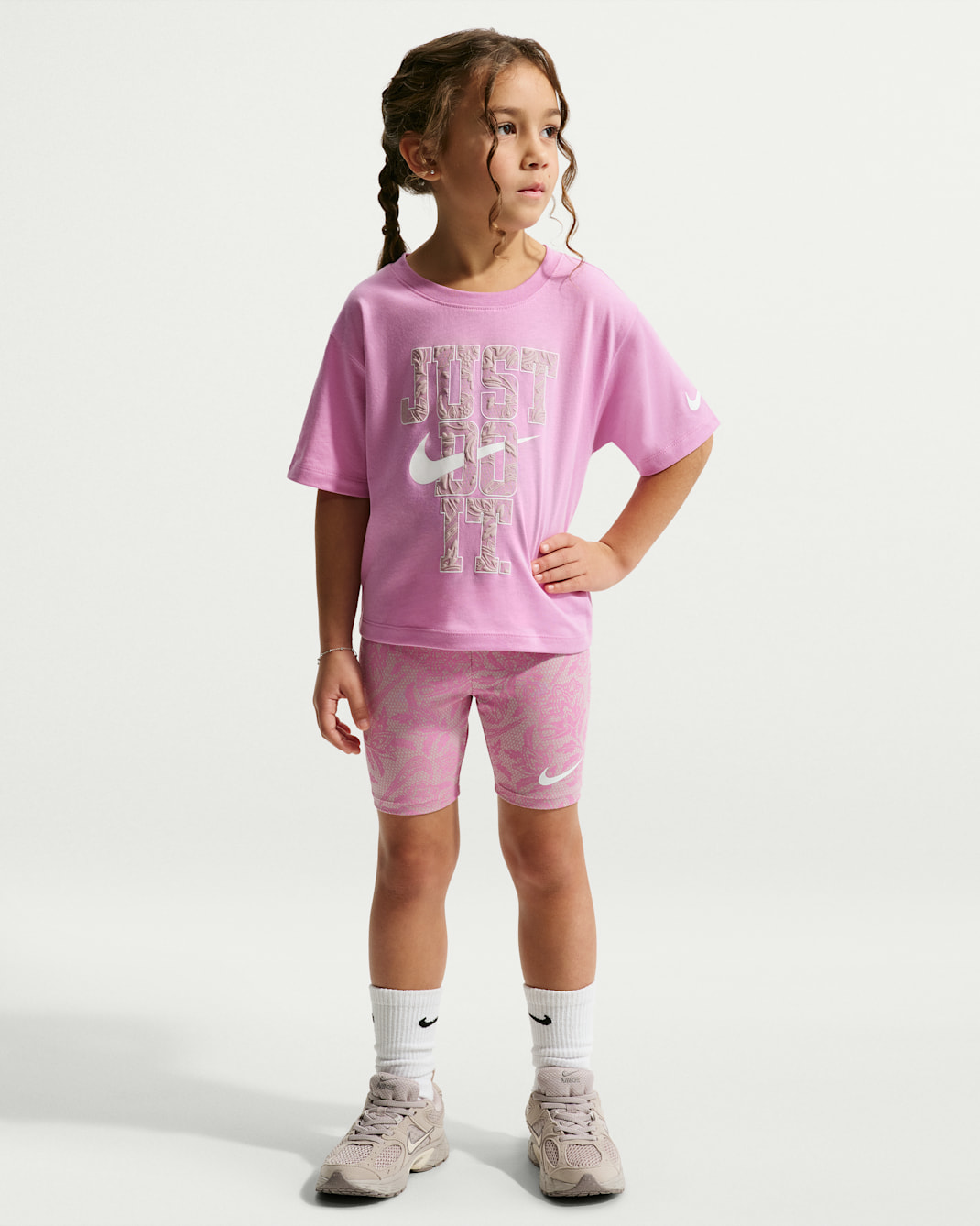 Conjunto de dos piezas de shorts de ciclismo para niños talla pequeña Nike Lace It Up - Morado
