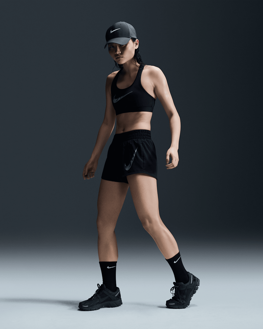 กางเกงวิ่งขาสั้นเอวปานกลางมีซับในผู้หญิง Nike Dri-FIT One Swoosh - ดำ/Cool Grey