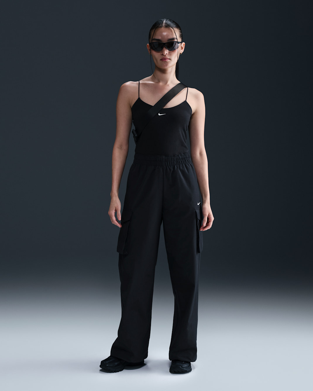 Nike Sportswear Everything Wovens Women's Mid-Rise Cargo Trousers - Black/White