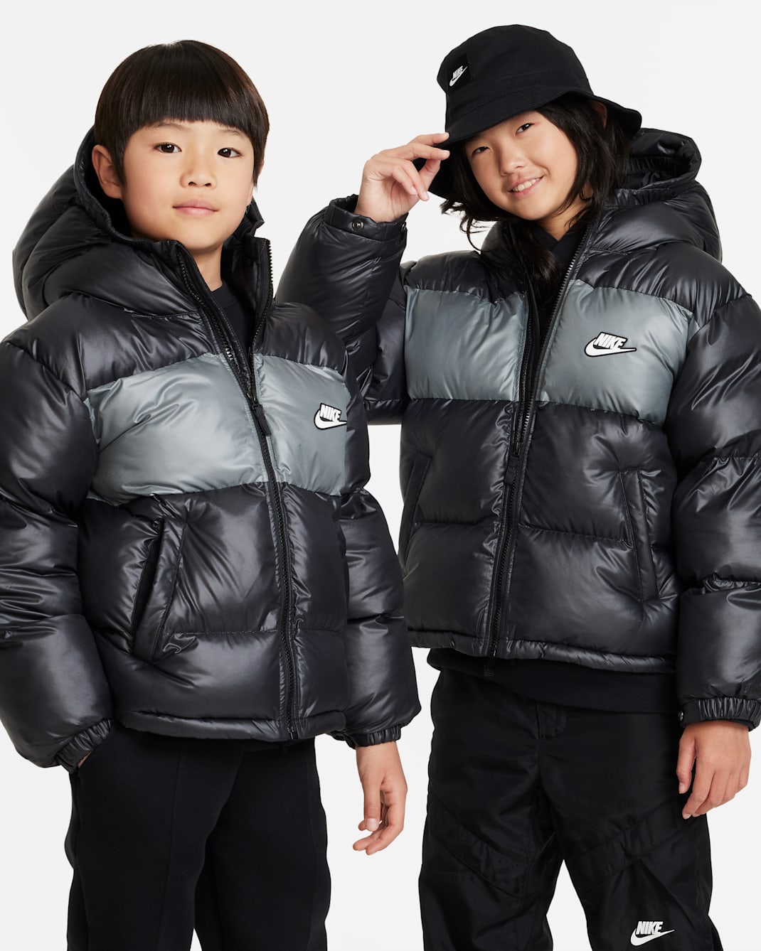 Nike Sportswear Heavyweight Synthetic Fill EasyOn Big Kids' Therma-FIT Repel Loose Hooded Jacket - Black/Smoke Grey/White