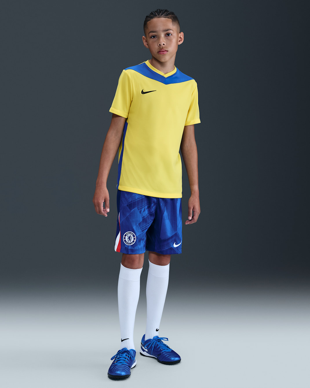 Chelsea F.C. 2025/26 Stadium Home Older Kids' Nike Dri-FIT Football Replica Shorts - Rush Blue/Speed Red/White