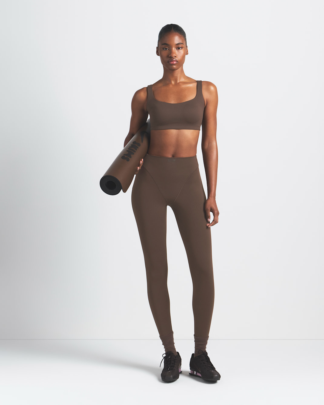 NikeSKIMS Matte Women's Scoop-Neck Bra - NSKM DARK SEPIA