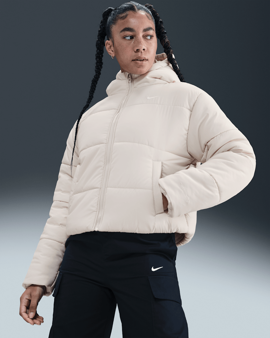 Nike Sportswear Classic Puffer Therma-FIT Bol Kapüşonlu Kadın Ceketi - Light Bone/Beyaz