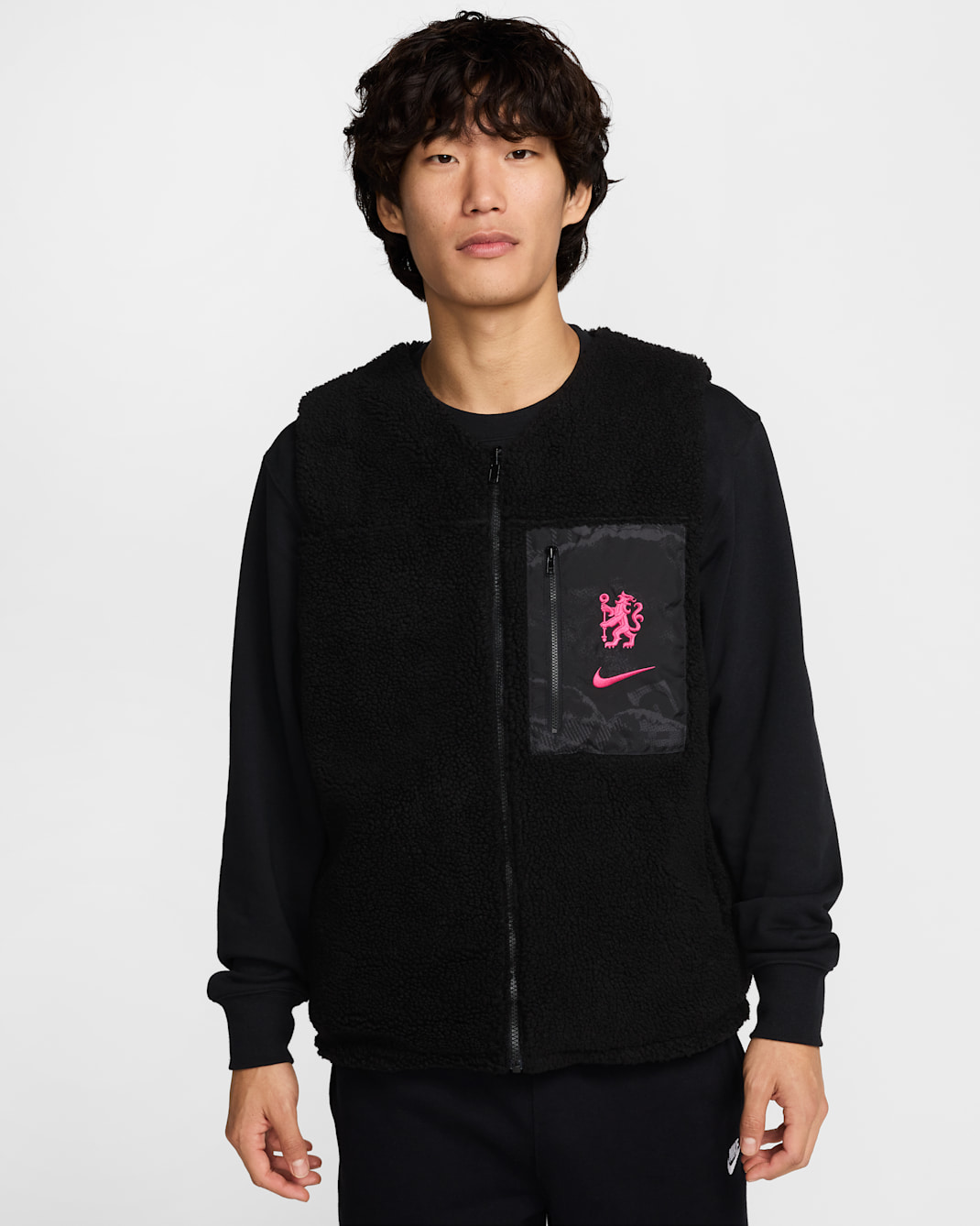 Chelsea F.C. Club Third Men's Nike Football Winterized Reversible Gilet - Black/Pink Prime