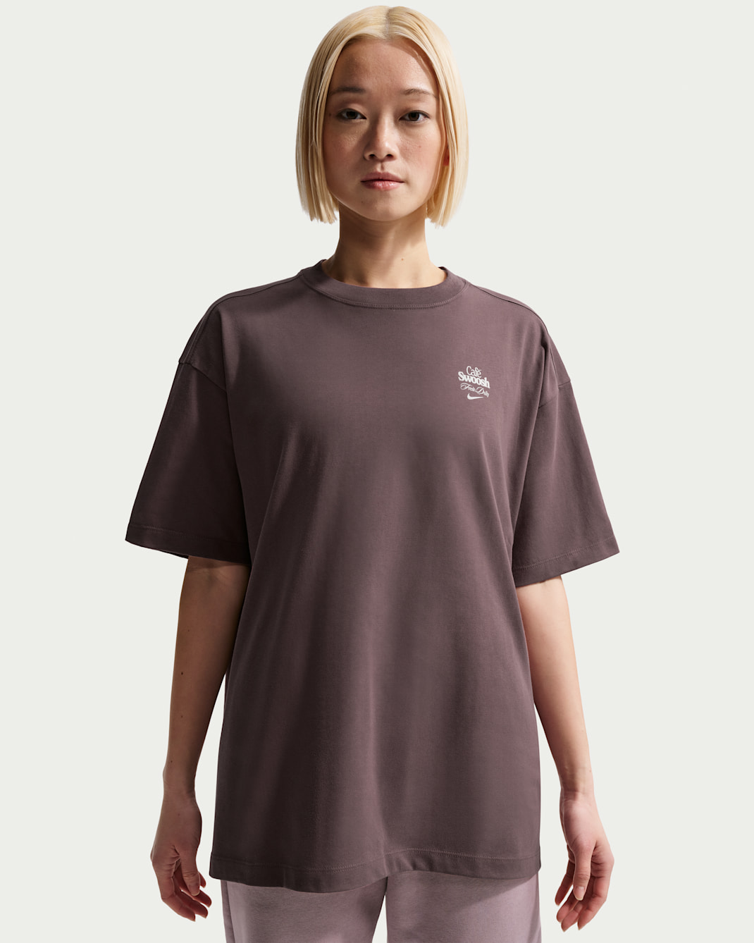 나이키 스포츠웨어 여성 오버사이즈 반팔 티셔츠 - 타투/세일/세일