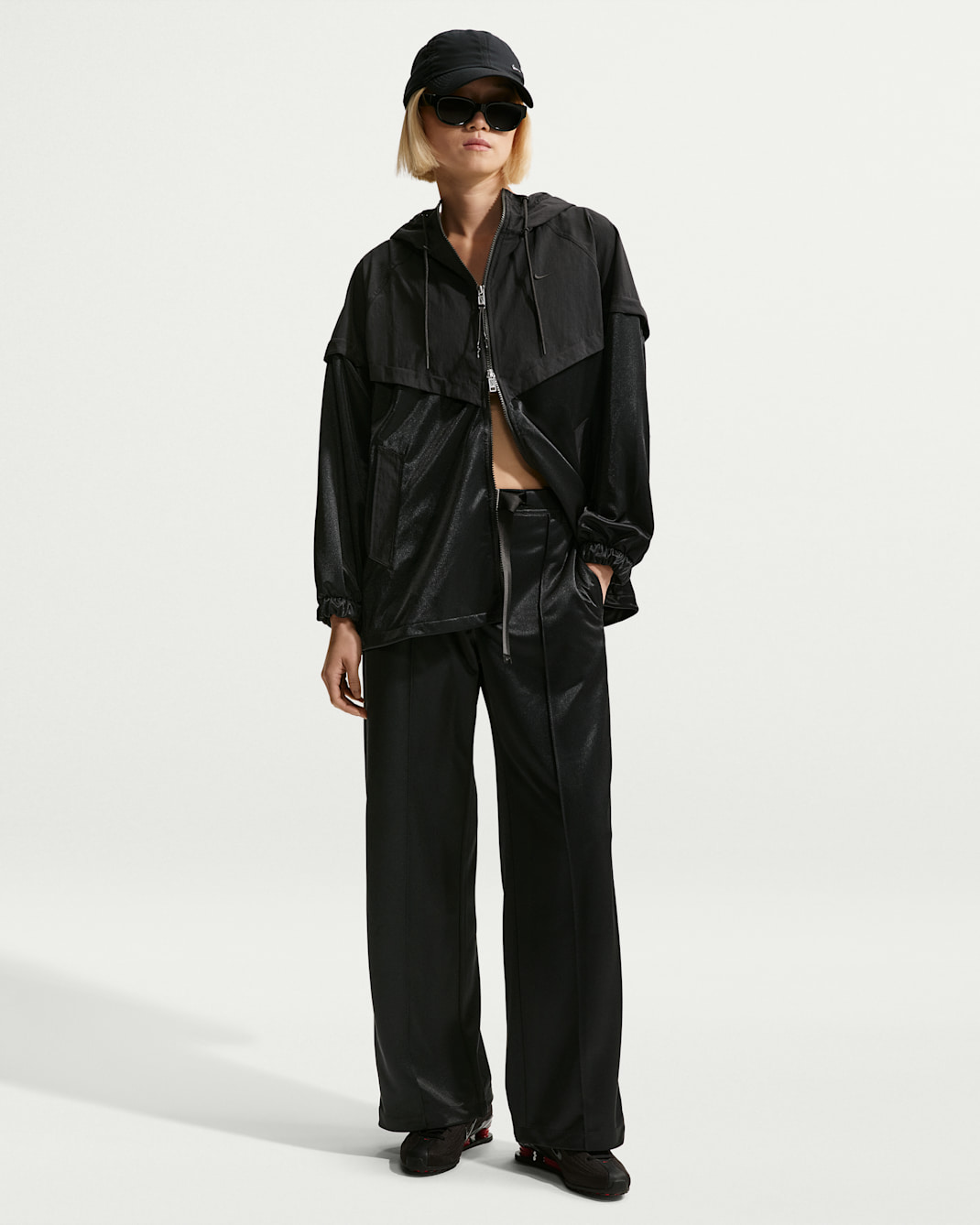 나이키 스포츠웨어 여성 루즈 핏 미드라이즈 벨트 핀턱 팬츠 - 블랙/블랙