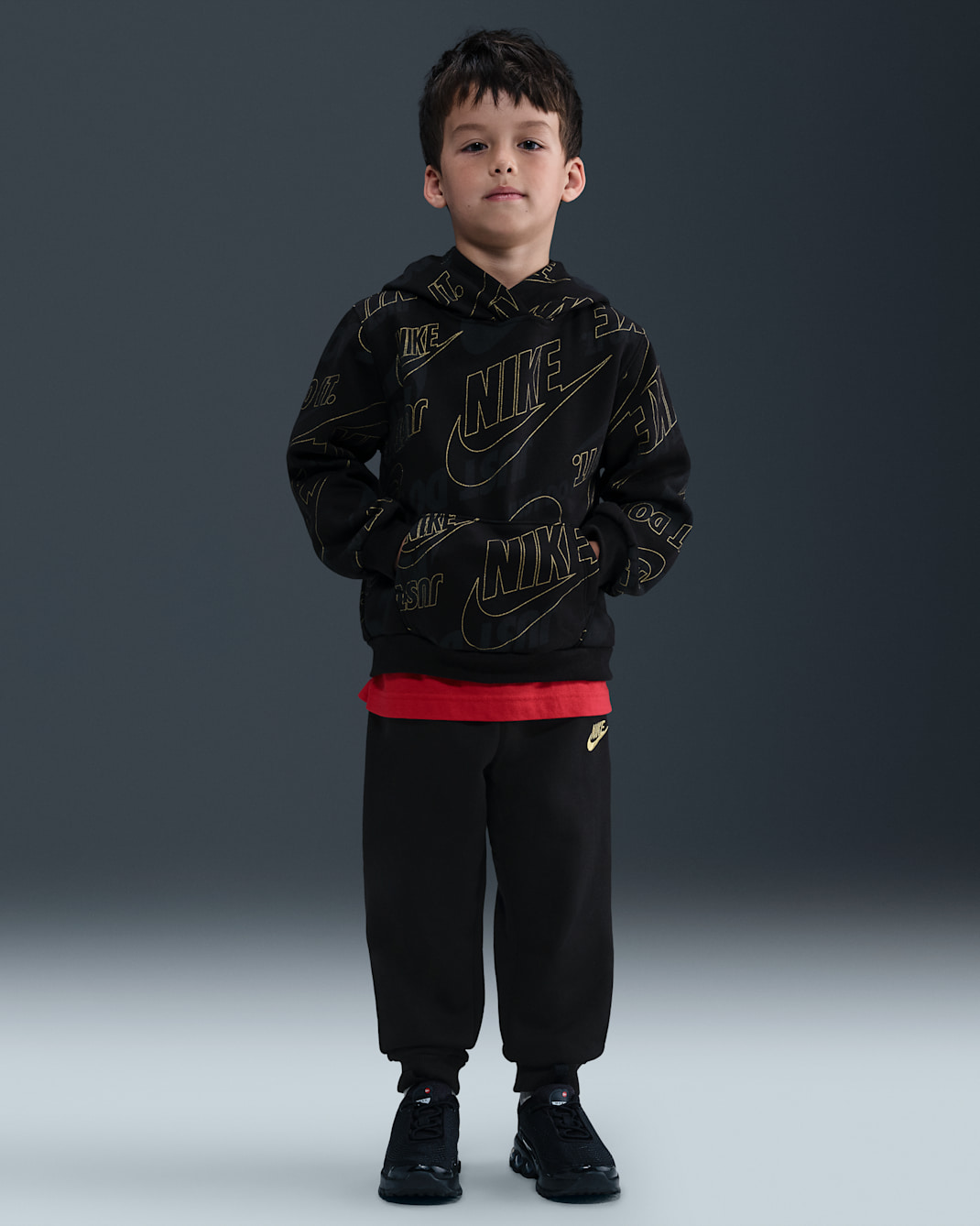 Todelt Nike Glow With Me-sæt i letvægtsfleece til mindre børn - sort